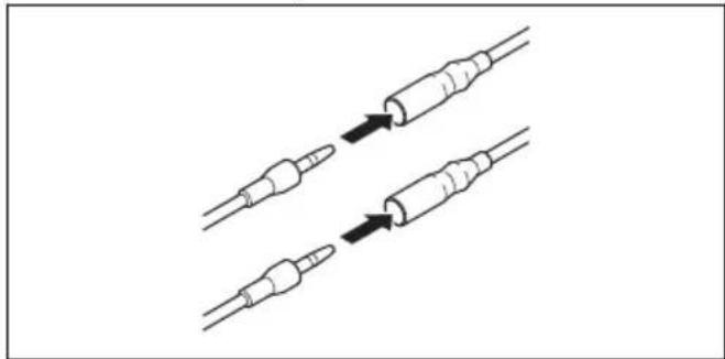 HUSQVARNA 553RBX - Connexion au cable d'accelération et aux cables du contacteur d'arrêt - 2