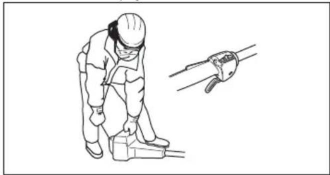 HUSQVARNA 525PT5S - To do a check of the throttle trigger lockout - 5