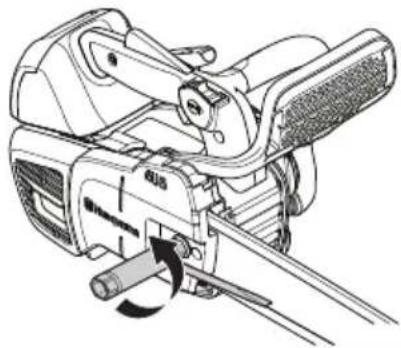 HUSQVARNA T525 - Tensionamento della catena - 5