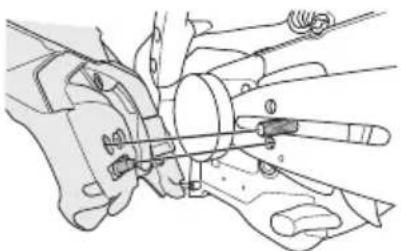 HUSQVARNA 439 - Fitting the bar and chain - 7