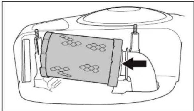 HUSQVARNA R 112C5 - Remplacement du filtré à air (R 115C) - 3