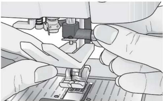 PFAFF Creative 4.5 - Utiliser la clé USB de broderie - 1