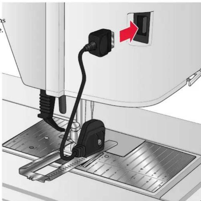 PFAFF Performance Icon - Installation du pied pour boutonnere Sensormatic - 1