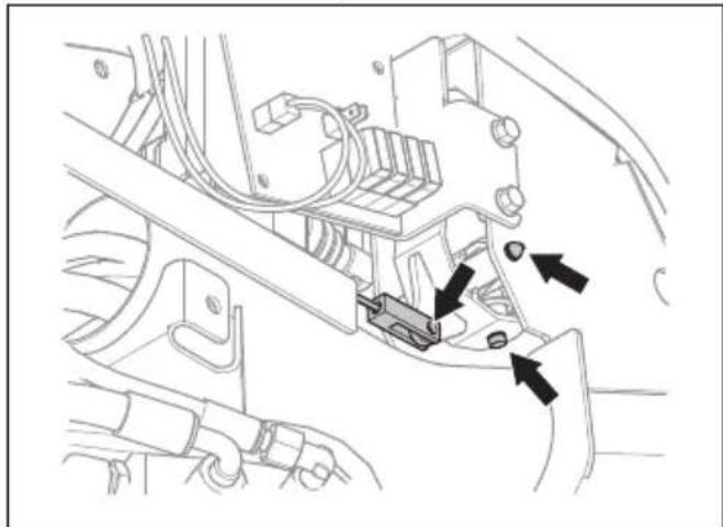 HUSQVARNA P 524EFI - Mazanje ožičenja parkirne zavore - 4