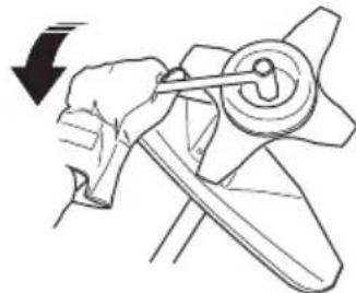 HUSQVARNA 543 RBX - To attach and remove the locknut - 2