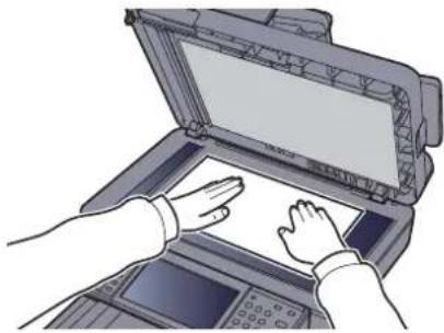 KYOCERA TASKalfa 352ci - Mettre en place les originaux. - 2
