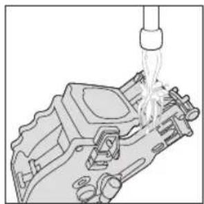 GAGGIA Cadorna Prestige RI9604 - Cleaning the brew group under running water - 1