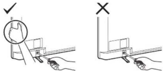 SONY Bravia KDL42R500A - : Fixation du support de table - 2