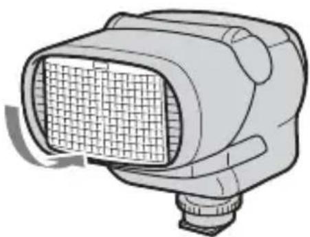 SONY HVLF32X - Montage du diffuseur grand angle - 2