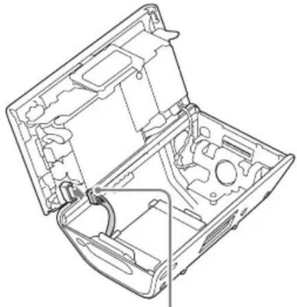 SONY NVU81T - Scollegare il connettore della batteria. - 1