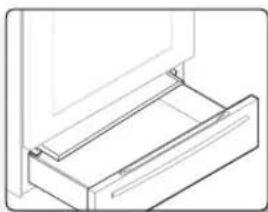 SAMSUNG NE58F9710WS - Insertion de la plaque de séparation dans son emplacement de rangement - 4