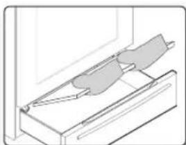 SAMSUNG NE58F9710WS - Insertion de la plaque de séparation dans son emplacement de rangement - 2