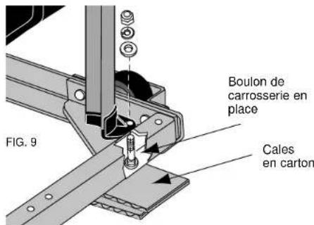 DEWALT DW7460 - ETAPE 10. Ajouter les boulons et les cales sous le socle (Fig.9).Vou aurez besoin de: - 1