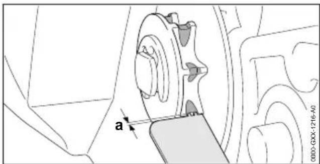 STIHL MSA 161 T - Checking the Chain Sprocket - 1