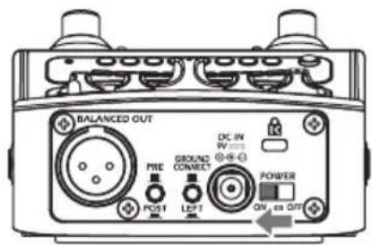 ZOOM AC2 - ■ Alimentation par piles - 2