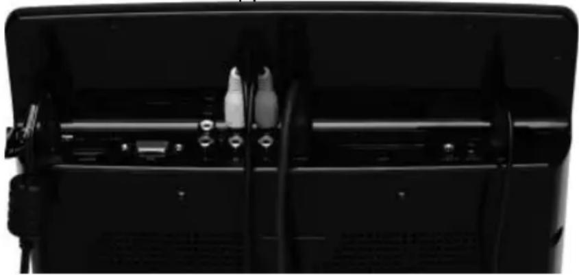 MEDION LIFE P73020 (MD 83656) - Avec un câble Cinch stéréo et un câble S-Viséo - 1