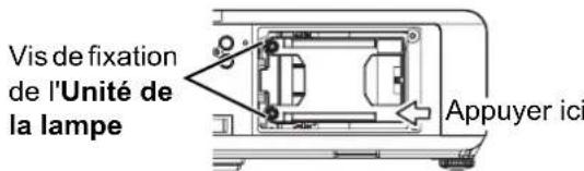 PANASONIC PTFW100NTU - Retirer et remplacer la lampe - 4