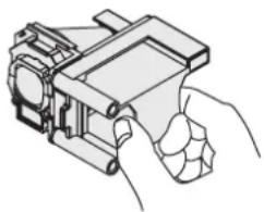 PANASONIC PTLB75NTU - Retirer et remplacer la lampe - 3