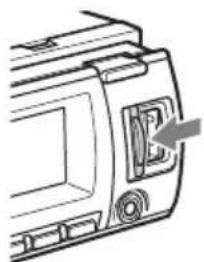 SONY CDXGT64UIW - Retirez le capuchon USB. - 1