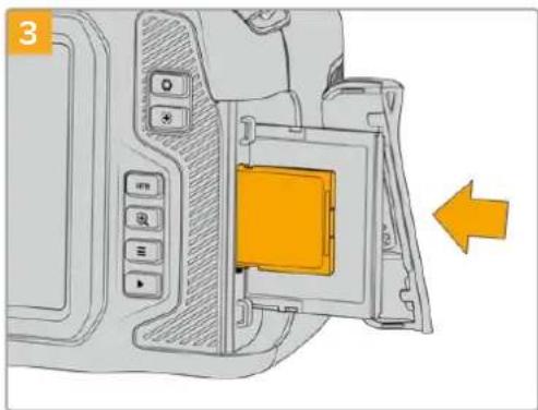 Blackmagic Design Pocket Cinema Camera 4K - Para insertar una tarjeta SD: - 3