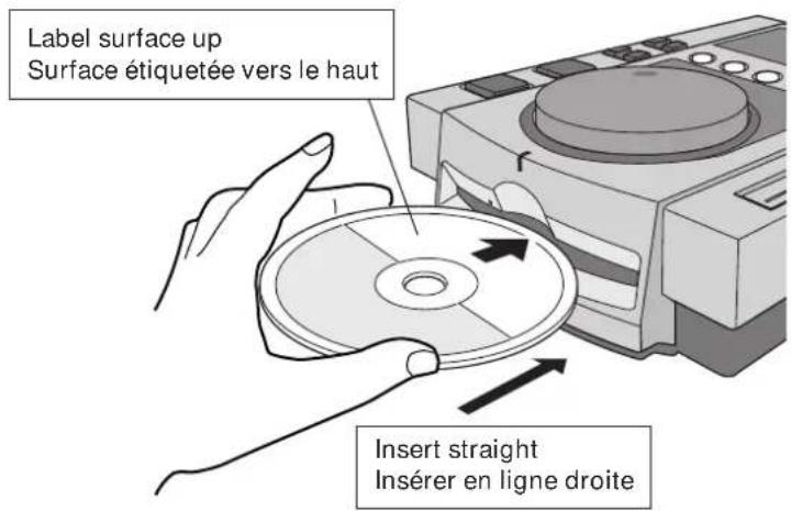 PIONEER VM70 - INSERTION / RETRAIT DU DISQUE - 1