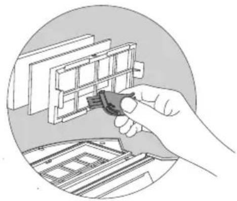 MEDION MD19601 - Nettoyage du bac à poussière - 4
