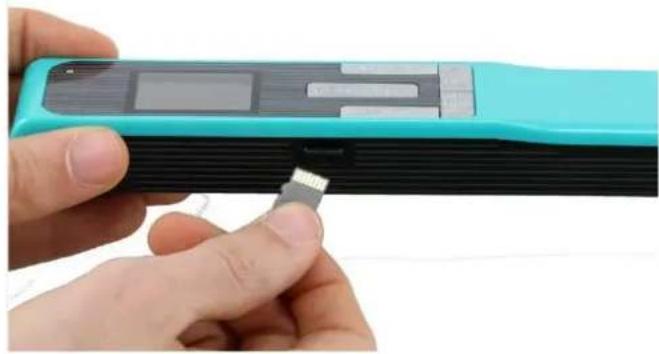 IRIS IRIScan Book 5 - Insertion de la carte microSD™ incluse - 1