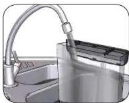 ROWENTA Grind & Infuse Compact 1018 - WATERING THE SOLIS WATER FILTER AND INSTALLING IT IN THE TANK - 3