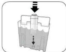 ROWENTA Grind & Infuse Compact 1018 - IMBIBER LE FILTRE A EAU SOLIS ET LE METTRE EN PLACE DANS LE RESERVOIR - 5