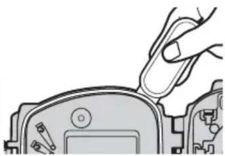 NIKON WPN3 - Ne pas forcer et ne pas utiliser d'objets tranchants - 1