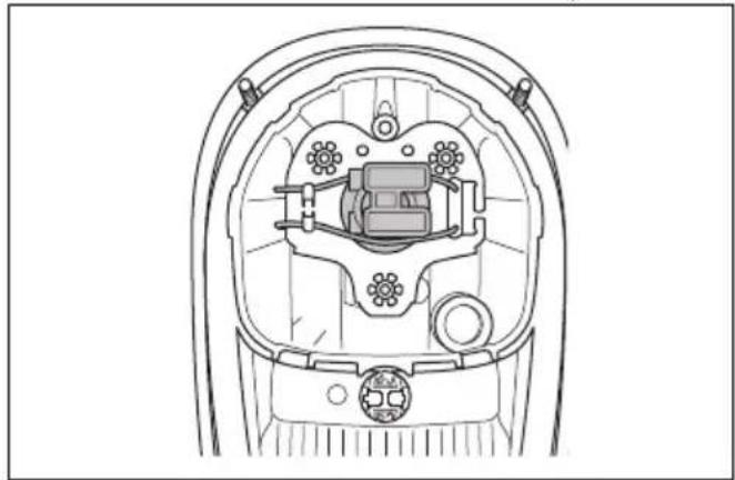 HUSQVARNA P 525DX - Remplacement d'une ampoule de feu de croisement et de feu de route (P 525DX Cabin) - 2
