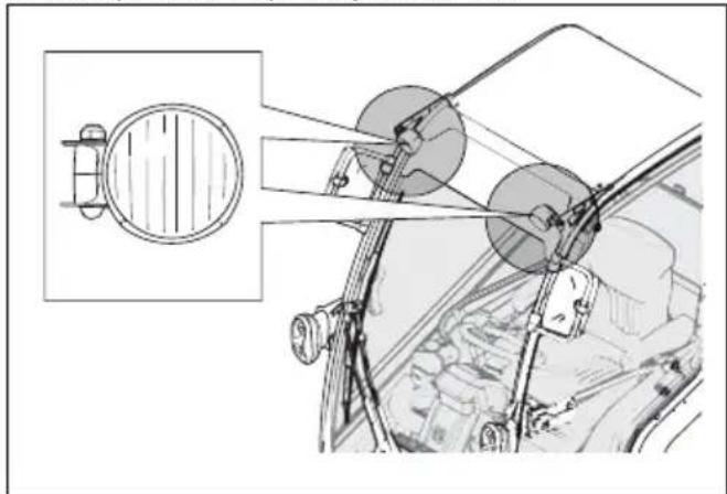 HUSQVARNA P 525DX - Zamenjava sprednjih delovnih luci (P 525DX Cabin) - 1