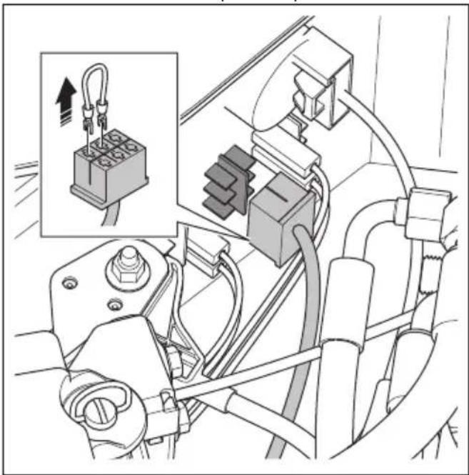 HUSQVARNA P 525DX - Dépose et installation de la cabine - 4