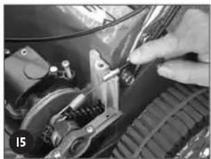 Rover Pro Cut 560 - Our replacer le carter du chassis d'entrainement - 3