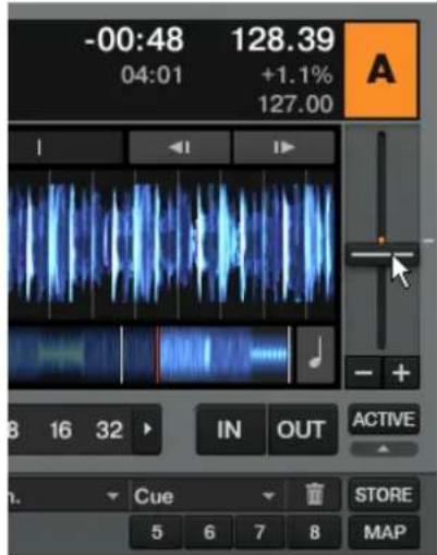 NATIVE INSTRUMENTS Traktor Scratch Audio 6 - Ajuster le tempo via le fader de tempo et l'indicateur de phase - 1