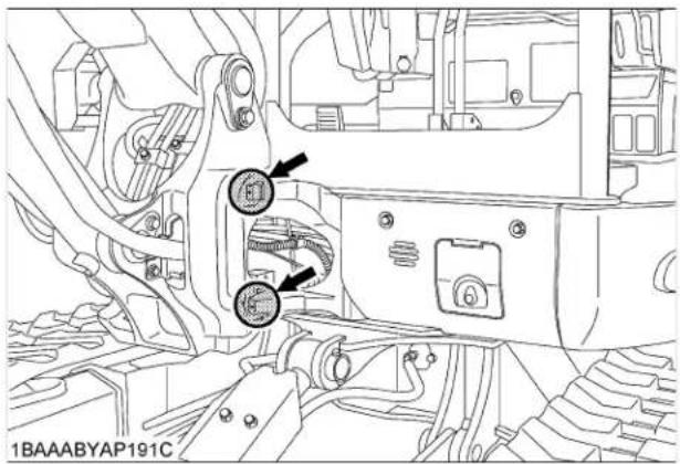 KUBOTA KX0404 - Graissage du Point d'Appui de Pivotement de la Flèche - 1