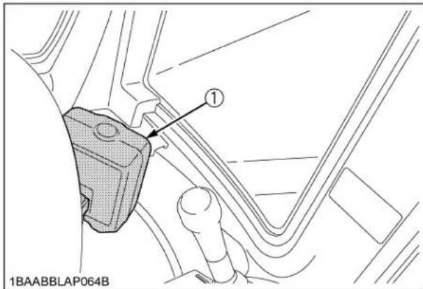 KUBOTA KX0404 - ■ Contrôle du Niveau du Liquide de Lave-glace - 1