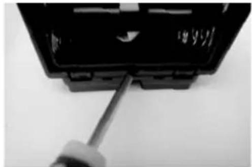 Burg Wächter secuENTRY 5700 - Dismantling of the secuENTRY keypad from the wall holder - 3
