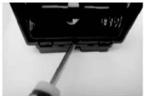 Burg Wächter secuENTRY 5700 - Démontage de clavier securentry du support mural - 3