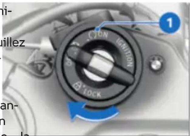 BMW S 1000 RR (2022) - Mettre le contact - 1