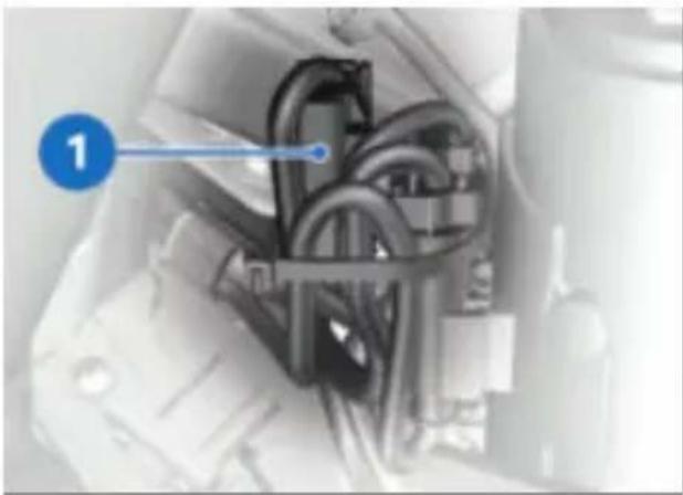 BMW S 1000 RR (2022) - Sous le flanc gauche du carénage - 1