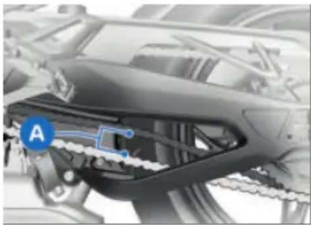 BMW S 1000 RR (2022) - Contrôler la flèche de la chaîne - 1