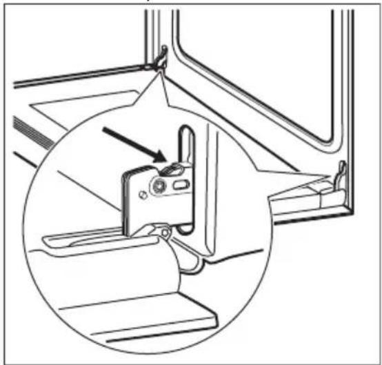 FAURE FCI6569PSA - NETTOYAGE DE LA PORTE DU FOUR - 3