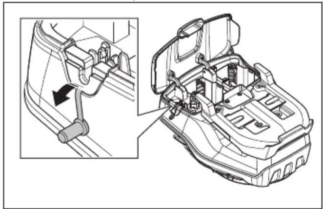 HUSQVARNA LB 553iV - To install and remove the multi battery (accessory) - 4