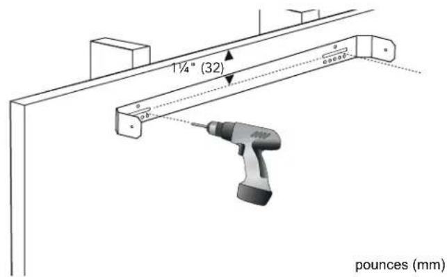 THERMADOR DC3089W - Fixation de la rallonge téléscopique pour hotte de cheminée mural Thermador Professional - 3
