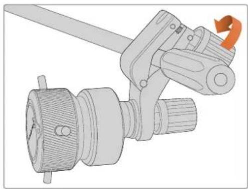 Blackmagic Design Studio Camera 4K Pro - Installazione sul braccio del treppiede - 4