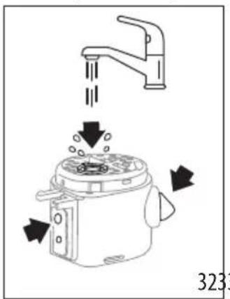 DELONGHI Magnifica Evo Automatic ECAM290.83.TB - THOROUGH CLEANING OF MILK CARAFE - 3