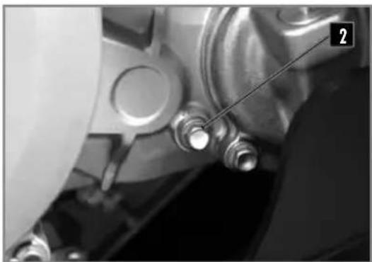 Sherco 250 SE (2023) - REFILLING THE GEAR BOX WITH OIL - 2