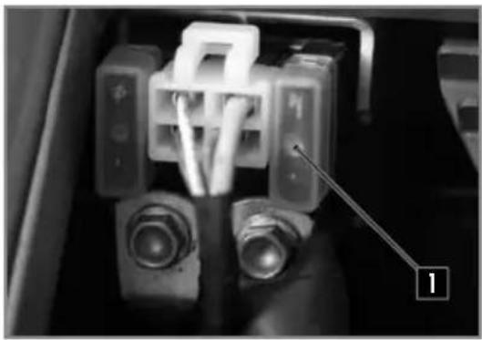 Sherco 250 SE (2023) - REEMPLACER LE FUSIBLE GÉNÉRAL - 1