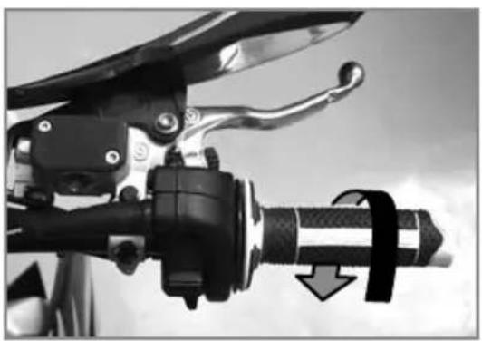 Sherco 250 SE (2023) - ■ Checking the throttle cable play - 1